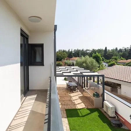 Tina With Pool * Savudrija