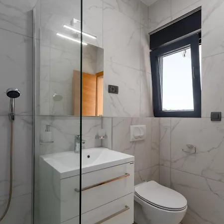 Tina With Pool Villa