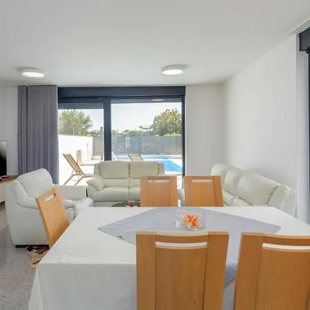 Tina With Pool * Savudrija