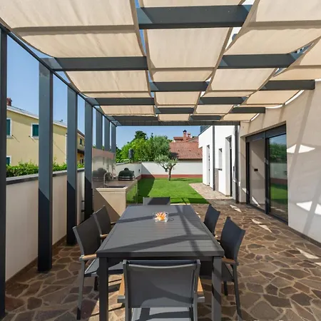 Villa Tina With Pool *