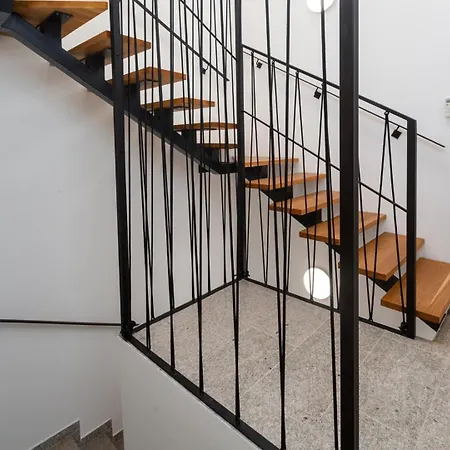 Tina With Pool Vila *