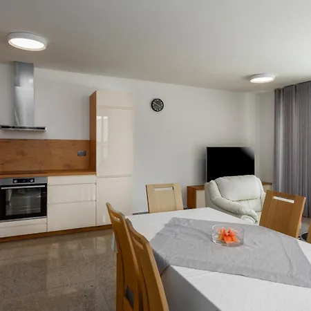 Vila Tina With Pool Savudrija