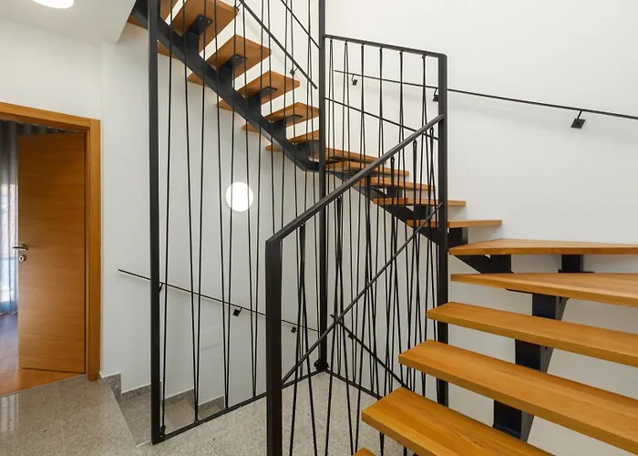 빌라 Tina With Pool 사부드리자