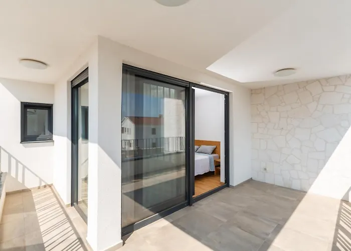 빌라 Tina With Pool